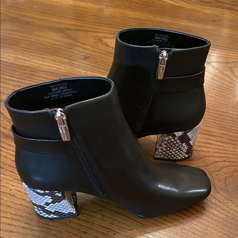 Vince Camuto laiklen Snakeskin Heel Ankle Bootie - Picture 7 of 13